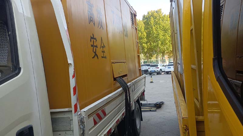阿里如何判断柴油发电机组和UPS电源的切换时间是否符合要求？