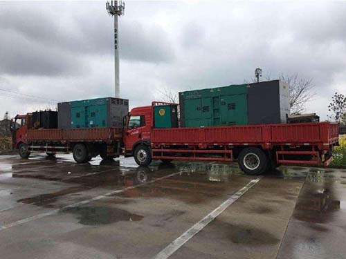 阿里涂抹密封胶后，需要等待多长时间才能安装水冷式机油散热器密封件？